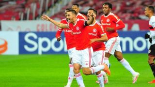 Inter vence o Atlético-GO por 3 a 0 e lidera o Brasileirão