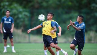 Com possível estreia de Robinho e Éverton, Grêmio se prepara para enfrentar o Vasco no domingo