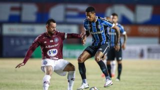 O Grêmio venceu o Caxias por 2 a 0 no primeiro jogo das finais do Gauchão e está mais perto do tricampeonato