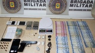 Brigada Militar prende homem com drogas e arma em Camaquã