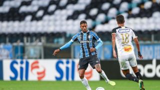 Grêmio vai mal, perde para o Sport e se vê perto da zona de rebaixamento do Brasileirão