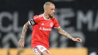 D’Alessandro projeta fim da carreira, mas deve estender contrato com o Inter