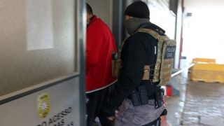 Polícia prende suspeitos de roubo de carga de celulares e notebooks no RS