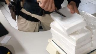 Carregamento de cocaína pura que vinha para Porto Alegre é apreendido pela PRF de Santa Catarina