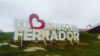 Moradores de Amaral Ferrador criam placa para ponto turístico