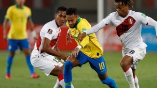 Neymar faz três e Brasil derrota Peru de virada nas Eliminatórias