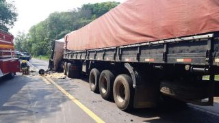 Acidente entre carreta e caminhão deixa uma pessoa morta em São José das Missões