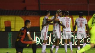Em um jogo de 8 gols, Inter vence o Sport por 5 a 3 fora de casa