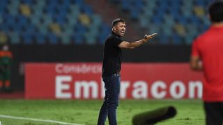 Após vencer o Atlético-GO, Coudet fala sobre preservar jogadores e exalta necessidade de reforços