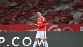 Coudet tranquiliza sobre dores no tornozelo de Thiago Galhardo: “Treinará sem problema”