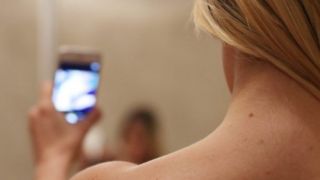 Camaquense procura a delegacia e descobre que foi vítima do golpe do “nudes”