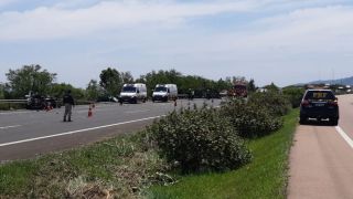 Três pessoas morrem em acidente envolvendo caminhão que transportava botijões de gás na Freeway