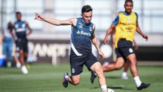 Após vitória no Brasileirão, Grêmio retoma treinamentos com foco na Libertadores