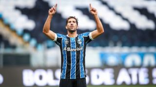 Lucas Silva planeja partida contra o Santos e fala sobre primeiro gol com a camisa tricolor: ”Muito feliz”