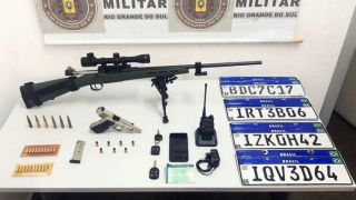 Casal é preso com fuzil com mira laser em Caxias do Sul, na Serra Gaúcha