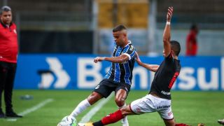 Em seu último jogo no Brasileirão em 2020, o Grêmio venceu o Atlético-GO por 2 a 1