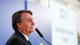 Após falar que o País está quebrado, Bolsonaro ironiza: “O Brasil está bem, está uma maravilha”