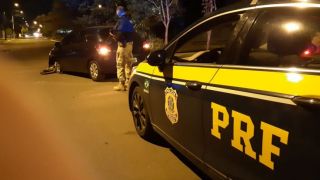 Após tentar fugir, homem é preso com carro clonado em Canoas