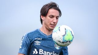 Grêmio renova contrato com Pedro Geromel até o final de 2022