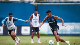 “A nossa postura dentro de campo contra o Flamengo vai ser totalmente diferente”, destaca zagueiro Rodrigues