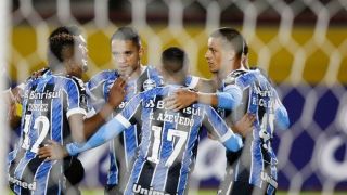 Fora de casa, o Grêmio vence o Ayacucho por 2 a 1 e segue na Libertadores
