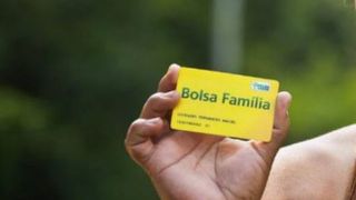 Beneficiários do Bolsa Família começam a receber o novo auxílio emergencial em 16 de abril