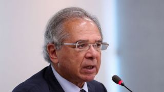 Ministro da Economia diz que o governo deve antecipar benefícios de aposentados