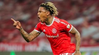 Abel Hernández tem em mãos proposta do Fortaleza com salário definido