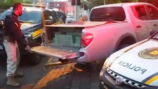 Polícia Rodoviária Federal apreende mais de meia tonelada de maconha na BR 116, em Ivoti
