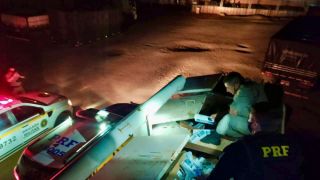 Polícia Rodoviária Federal e BM apreendem em Sananduva caminhão com carga de 1 milhão de reais em cigarros contrabandeados