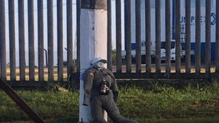 Boneco com farda da Brigada Militar e artefato suspeito é deixado novamente na ERS-118