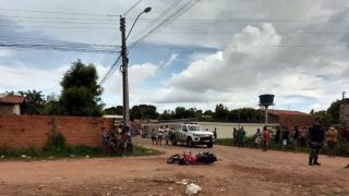 Rapaz de 21 anos é assassinado a tiros quando pilotava moto 