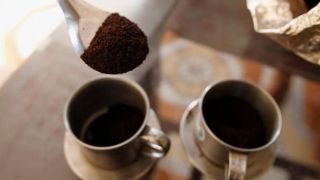 Boi e café caem enquanto soja sobe; veja notícias desta segunda-feira