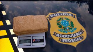 PRF prendeu em Barra do Ribeiro mulher levando drogas para Camaquã
