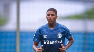 “É sempre assim”: Em live, Jean Pyerre desmente possível saída do Grêmio