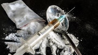 Bolsonaro sanciona lei que permite internação forçada de usuário de drogas