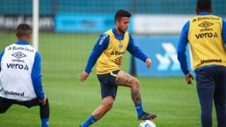 Após jogo adiado e dia de folga, jogadores do Grêmio se reapresentam nesta segunda