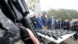 Superintendência dos Serviços Penitenciários do RS recebe ônibus e armas