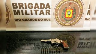 Homem efetuando disparos com arma irregular é preso em Camaquã