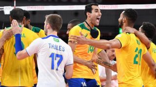 Brasil vira o jogo e bate a Argentina no vôlei masculino