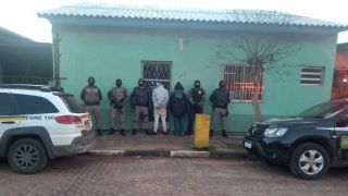 Operação policial prende dois suspeitos de cometerem assalto em Barão do Triunfo