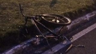 Ciclista morre após acidente com caminhão e moto na ERS-240