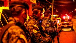 Aglomeração com 300 pessoas é dispersada na orla do Guaíba, em Porto Alegre