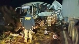 Acidente envolvendo dois caminhões e ônibus causa uma morte em São Borja, no Noroeste do RS