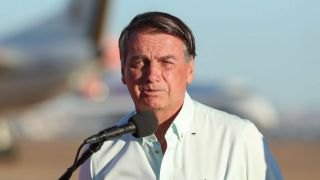 “Povo armado jamais será escravizado”, diz Bolsonaro