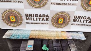 Foi complementar a renda com venda de drogas e acabou preso
