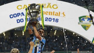 Sem Maicon, apenas dois campeões da Copa do Brasil em 2016 permanecem no Grêmio