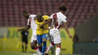 Brasil vence o Peru por 2 a 0 e segue 100% nas Eliminatórias da Copa