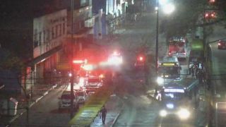 Criminoso é morto por policial militar após assalto em parada de ônibus em Porto Alegre