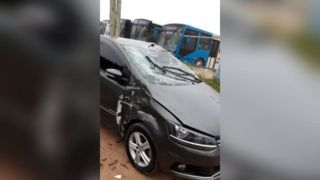 Em Camaquã, carro capota e acaba atingindo poste na BR-116